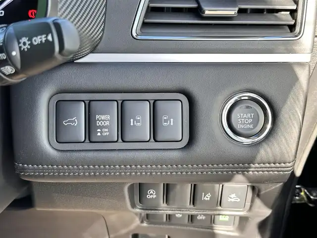 三菱 デリカＤ：５ ブラックエディション 宮城県 2025(令7)年 0.1千km アメジストブラック ブラックエディション/ナビ取付パッケージ＋後席用モニター取付パッケージ/電動サイドステップレス/＝＝＝/e-Assist/・衝突被害軽減ブレーキシステム/・車線逸脱警報システム/・レーダークルーズコントロール/・オートマチックハイビーム/・誤発進抑制機能（前進時）/・後側方車両検知警報システム/・後退時車両検知警報システム/アルパイン11インチナビ（EX11NX）/・CD/DVD/・Bluetooth/・フルセグTV/マルチアラウンドモニター（自動暴言ルームミラー）/ワンタッチ開閉機能付パワースライドドア（両側）/パワーバックドア/ハーフレザーシート/運転席パワーシート/シートヒーター/ステアリングヒーター/革巻きステアリング/ステアリングスイッチ/パドルシフト/電動パーキングブレーキ/ブレーキホールド/LEDヘッドランプ/フォグランプ/オートライト/スマートキー＆プッシュスタート/スペアキー1本/電動格納ミラー/純正18インチアルミホイール/W/サイド/カーテンエアバッグ