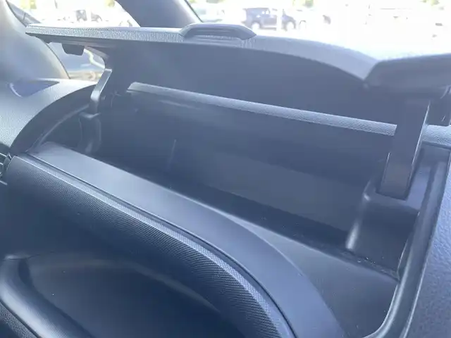 トヨタ ヴォクシー ZS 煌Ⅱ 群馬県 2016(平28)年 4.9万km ホワイトパールクリスタルシャイン 社外9インチナビ/（CD/DVD/SD/HDMI/Bluetooth）/フルセグテレビ/バックカメラ/社外フリップダウンモニター/セーフティセンスC/・プリクラッシュセーフティシステム/・レーンディパーチャーアラート/・オートマチックハイビーム/両側パワースライドドア/プッシュスタート/LEDヘッドランプ/アイドリングストップ/前後ドライブレコーダー