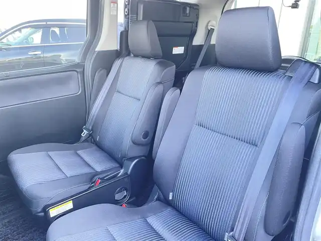 トヨタ ヴォクシー ZS 煌Ⅱ 群馬県 2016(平28)年 4.9万km ホワイトパールクリスタルシャイン 社外9インチナビ/（CD/DVD/SD/HDMI/Bluetooth）/フルセグテレビ/バックカメラ/社外フリップダウンモニター/セーフティセンスC/・プリクラッシュセーフティシステム/・レーンディパーチャーアラート/・オートマチックハイビーム/両側パワースライドドア/プッシュスタート/LEDヘッドランプ/アイドリングストップ/前後ドライブレコーダー