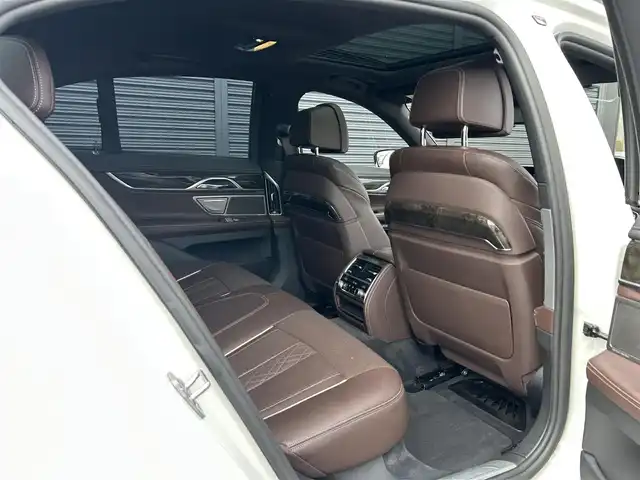 ＢＭＷ ７４０ｉ Mスポーツ 茨城県 2016(平28)年 6.9万km アルピンホワイトⅢ サンル-フ /360°C /harman/kardon /HUD /茶革 /シートヒーター /M付PWシ-ト /ベンチレ-ション /PWトランク /ソフトクロ-ズドア /ドライビングアシストプラス /ACC /LDW /LCW /CTW /アダプティブLED /オ-トハイビ-ム /ナビ /TV/BT/DVD /ETC /ドラレコ /禁煙車
