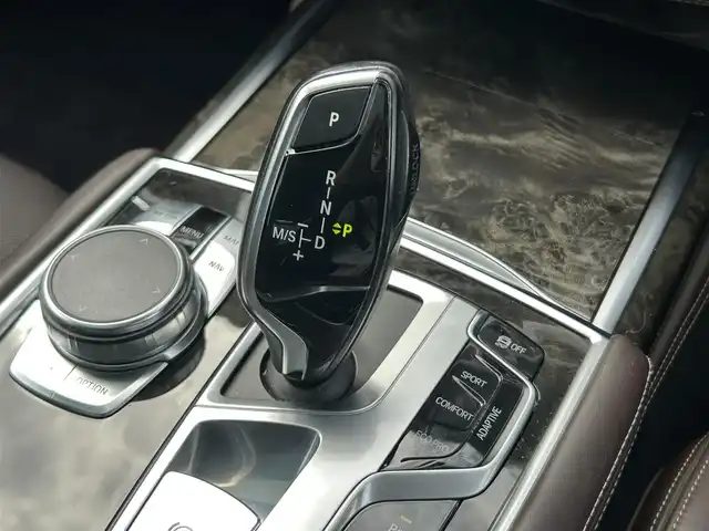 ＢＭＷ ７４０ｉ Mスポーツ 茨城県 2016(平28)年 6.9万km アルピンホワイトⅢ サンル-フ /360°C /harman/kardon /HUD /茶革 /シートヒーター /M付PWシ-ト /ベンチレ-ション /PWトランク /ソフトクロ-ズドア /ドライビングアシストプラス /ACC /LDW /LCW /CTW /アダプティブLED /オ-トハイビ-ム /ナビ /TV/BT/DVD /ETC /ドラレコ /禁煙車