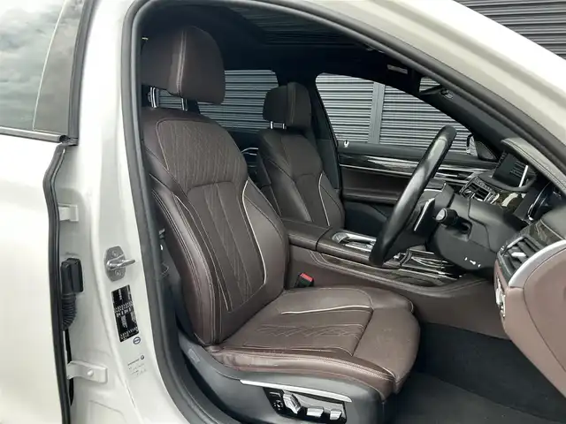 ＢＭＷ ７４０ｉ Mスポーツ 茨城県 2016(平28)年 6.9万km アルピンホワイトⅢ サンル-フ /360°C /harman/kardon /HUD /茶革 /シートヒーター /M付PWシ-ト /ベンチレ-ション /PWトランク /ソフトクロ-ズドア /ドライビングアシストプラス /ACC /LDW /LCW /CTW /アダプティブLED /オ-トハイビ-ム /ナビ /TV/BT/DVD /ETC /ドラレコ /禁煙車