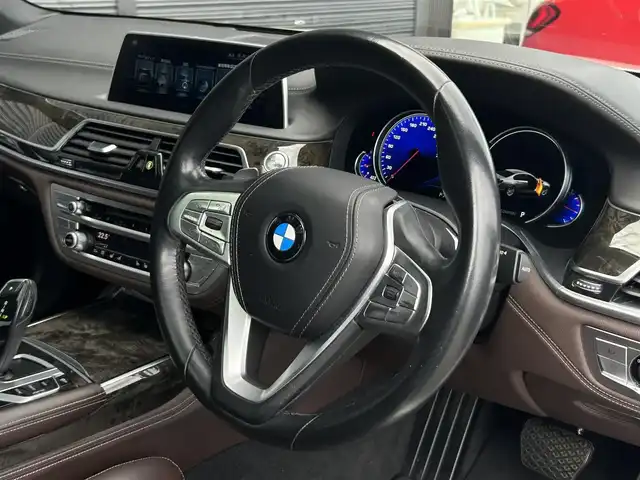 ＢＭＷ ７４０ｉ Mスポーツ 茨城県 2016(平28)年 6.9万km アルピンホワイトⅢ サンル-フ /360°C /harman/kardon /HUD /茶革 /シートヒーター /M付PWシ-ト /ベンチレ-ション /PWトランク /ソフトクロ-ズドア /ドライビングアシストプラス /ACC /LDW /LCW /CTW /アダプティブLED /オ-トハイビ-ム /ナビ /TV/BT/DVD /ETC /ドラレコ /禁煙車
