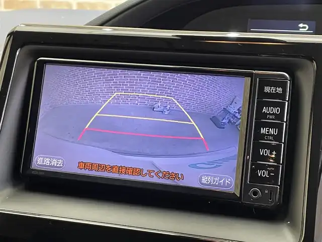 トヨタ ヴォクシー X 岩手県 2017(平29)年 11.5万km ホワイトパールクリスタルシャイン ４WD/クルーズコントロール/両側パワースライドドア/トヨタセーフティセンスC/プリクラッシュセーフティ/レーンディパーチャーアラート/オートマチックハイビーム/先行車発進告知/横滑り防止装置/アイドリングストップ/MTモード付AT/リアサンシェード/エンジンスターター/純正ナビ/バックカメラ/ワンセグTV/ステアリングスイッチ/ETC/LEDヘッドランプ/フォグランプ/社外１５インチアルミホイール