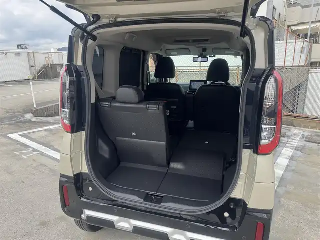 三菱 デリカミニ T プレミアム 広島県 2023(令5)年 0.6万km アイボリーⅡ ワンオーナー/ナチュラルアイボリー&ブラックマイカ/マイパイロット/・レーダークルーズコントロール/・車線維持支援機能/純正9型ナビ（MM222D-LM）/・フルセグTV/・Bluetooth/デジタルルームミラー/マルチアラウンドモニター/電動パーキングブレーキ/ブレーキオートホールド/プラズマクラスター付リアサーキュレーター/アダプティブLEDヘッド/フロントシートヒーター/ステアリングヒーター/ドライブレコーダー（DJ6）