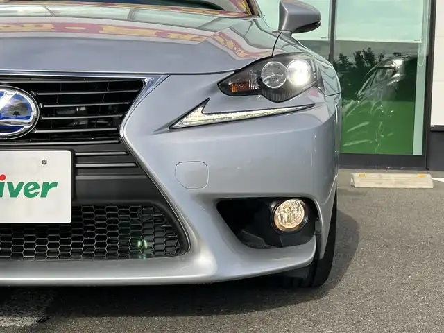 レクサス ＩＳ 300h 和歌山県 2013(平25)年 12.6万km プラチナムシルバーメタリック 純正ナビ/フルセグTV/バックカメラ/クルーズコントロール/ハーフレザーシート/シートヒーター/パドルシフト/純正アルミホイール/純正フロアマット/ビルトインETC/LEDヘッドライト/フォグランプ/オートライト