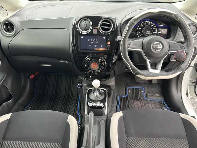 日産 ノート e－パワー X 岐阜県 2019(平31)年 3.4万km パール ワンオーナー/プッシュスタート/スマートキー/純正ディスプレイ付きラジオ/アラウンドビューモニター/AM/FM/Bluetooth/アプリ/iPad/純正エアロ/純正ドアバイザー/純正ホイル（ホイルのみ）/純正マット/オートライト/オートエアコン/横滑り防止/盗難防止/電動格納ミラー/DRIVEMODE/衝突軽減ブレーキ