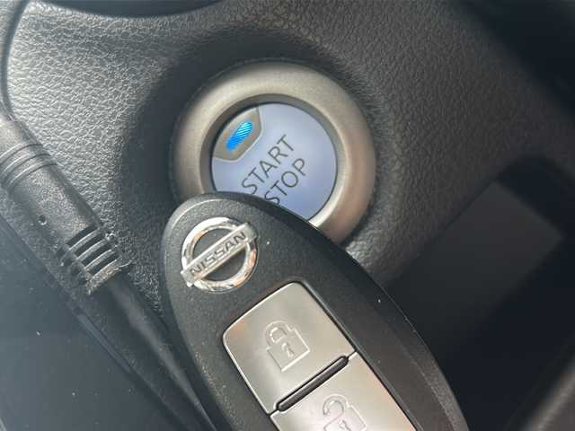 日産 ノート e－パワー X 岐阜県 2019(平31)年 3.4万km パール ワンオーナー/プッシュスタート/スマートキー/純正ディスプレイ付きラジオ/アラウンドビューモニター/AM/FM/Bluetooth/アプリ/iPad/純正エアロ/純正ドアバイザー/純正ホイル（ホイルのみ）/純正マット/オートライト/オートエアコン/横滑り防止/盗難防止/電動格納ミラー/DRIVEMODE/衝突軽減ブレーキ