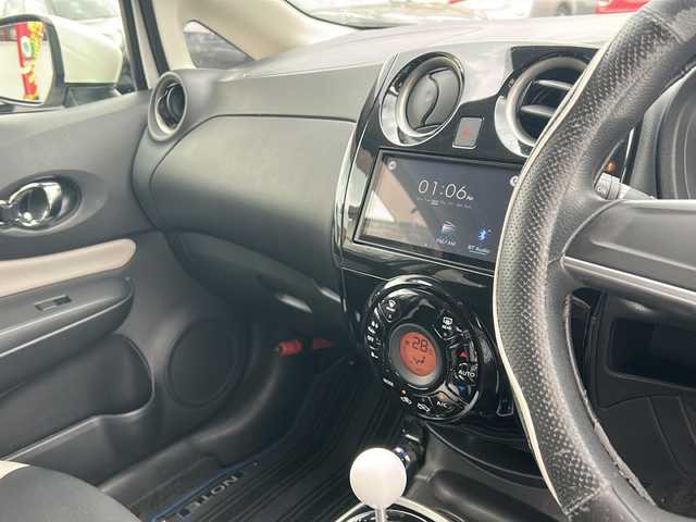 日産 ノート e－パワー X 岐阜県 2019(平31)年 3.4万km パール ワンオーナー/プッシュスタート/スマートキー/純正ディスプレイ付きラジオ/アラウンドビューモニター/AM/FM/Bluetooth/アプリ/iPad/純正エアロ/純正ドアバイザー/純正ホイル（ホイルのみ）/純正マット/オートライト/オートエアコン/横滑り防止/盗難防止/電動格納ミラー/DRIVEMODE/衝突軽減ブレーキ