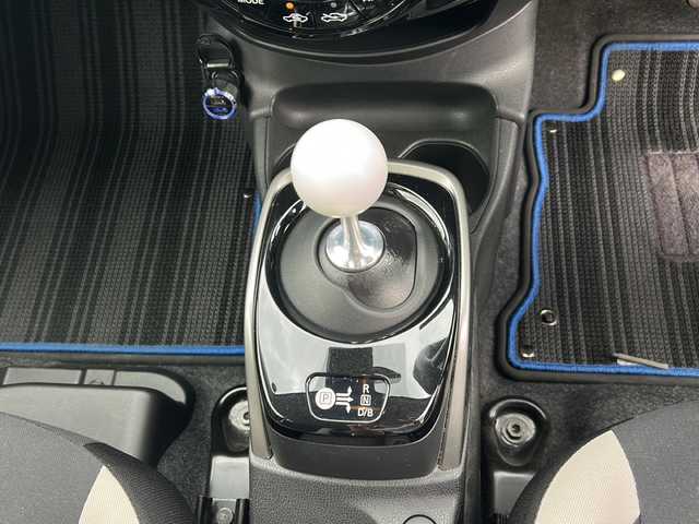 日産 ノート e－パワー X 岐阜県 2019(平31)年 3.4万km パール ワンオーナー/プッシュスタート/スマートキー/純正ディスプレイ付きラジオ/アラウンドビューモニター/AM/FM/Bluetooth/アプリ/iPad/純正エアロ/純正ドアバイザー/純正ホイル（ホイルのみ）/純正マット/オートライト/オートエアコン/横滑り防止/盗難防止/電動格納ミラー/DRIVEMODE/衝突軽減ブレーキ