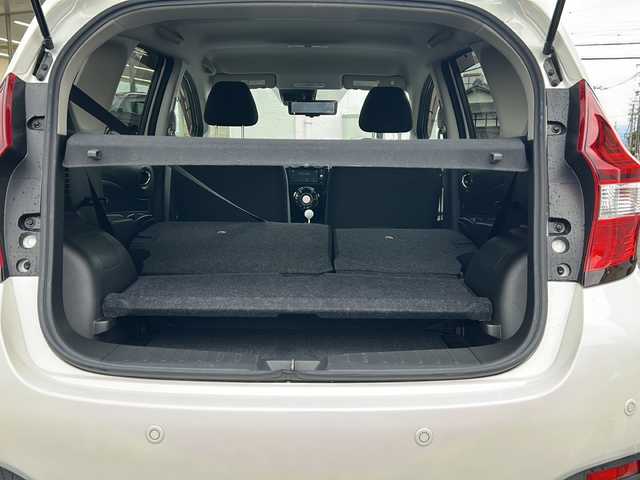 日産 ノート e－パワー X 岐阜県 2019(平31)年 3.4万km パール ワンオーナー/プッシュスタート/スマートキー/純正ディスプレイ付きラジオ/アラウンドビューモニター/AM/FM/Bluetooth/アプリ/iPad/純正エアロ/純正ドアバイザー/純正ホイル（ホイルのみ）/純正マット/オートライト/オートエアコン/横滑り防止/盗難防止/電動格納ミラー/DRIVEMODE/衝突軽減ブレーキ