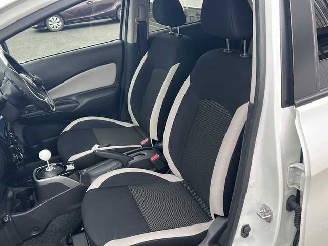 日産 ノート e－パワー X 岐阜県 2019(平31)年 3.4万km パール ワンオーナー/プッシュスタート/スマートキー/純正ディスプレイ付きラジオ/アラウンドビューモニター/AM/FM/Bluetooth/アプリ/iPad/純正エアロ/純正ドアバイザー/純正ホイル（ホイルのみ）/純正マット/オートライト/オートエアコン/横滑り防止/盗難防止/電動格納ミラー/DRIVEMODE/衝突軽減ブレーキ