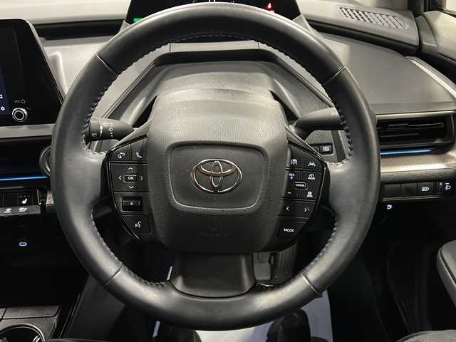 トヨタ プリウス G 栃木県 2023(令5)年 1.1万km アティチュードブラックマイカ 純正メモリナビ/・Bluetooth /・TV フルセグ/・バックカメラ/追従式クルーズコントロール/シートヒーター/ETC2.0/ドライブレコーダー/ドアバイザー/100V充電/純正19インチアルミホイール/衝突被害軽減システム/コーナーセンサー/レーンキープアシスト/オートライト/LEDヘッドライト/オートマチックハイビーム