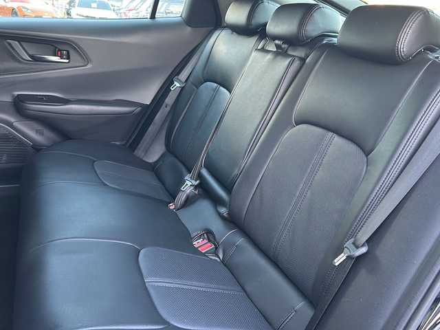 トヨタ プリウス G 栃木県 2023(令5)年 1.1万km アティチュードブラックマイカ 純正メモリナビ/・Bluetooth /・TV フルセグ/・バックカメラ/追従式クルーズコントロール/シートヒーター/ETC2.0/ドライブレコーダー/ドアバイザー/100V充電/純正19インチアルミホイール/衝突被害軽減システム/コーナーセンサー/レーンキープアシスト/オートライト/LEDヘッドライト/オートマチックハイビーム