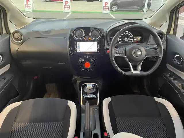 日産 ノート e－パワー X 福島県 2017(平29)年 1.6万km ブリリアントホワイトパール ワンオーナー/純正メモリーナビ/CD/DVD/SD/BT/USB/フルセグTV/社外14インチAW/衝突被害軽減システム/アラウンドビューモニター/スマート・ルームミラー/ステアリングリモコン/純正ドライブレコーダー/オートライト/プッシュスタート/ドアバイザー/フロアマット