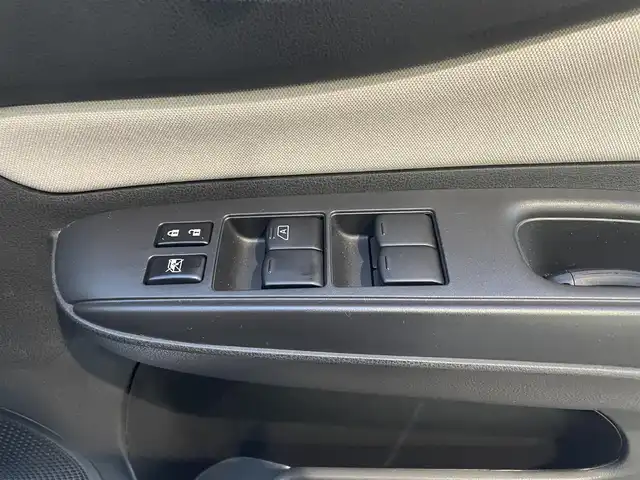 日産 ノート e－パワー X 福島県 2017(平29)年 1.6万km ブリリアントホワイトパール ワンオーナー/純正メモリーナビ/CD/DVD/SD/BT/USB/フルセグTV/社外14インチAW/衝突被害軽減システム/アラウンドビューモニター/スマート・ルームミラー/ステアリングリモコン/純正ドライブレコーダー/オートライト/プッシュスタート/ドアバイザー/フロアマット