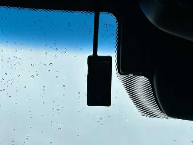 トヨタ クラウン ハイブリッド S 千葉県 2018(平30)年 1.9万km ホワイトパールクリスタルシャイン メーカーナビ　ステアヒーター　シートヒーター　パドルシフト　ステアスイッチ　ドラレコ　パワーシート　レーダークルーズ　AC100V　ＥＴＣ　純正１８ＡＷ　AHB LTA PCS 前後センサー LED