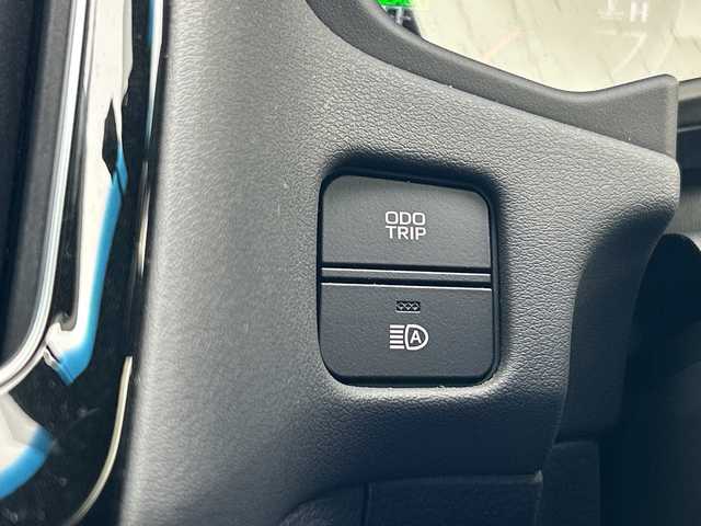 トヨタ クラウン ハイブリッド S 千葉県 2018(平30)年 1.9万km ホワイトパールクリスタルシャイン メーカーナビ　ステアヒーター　シートヒーター　パドルシフト　ステアスイッチ　ドラレコ　パワーシート　レーダークルーズ　AC100V　ＥＴＣ　純正１８ＡＷ　AHB LTA PCS 前後センサー LED