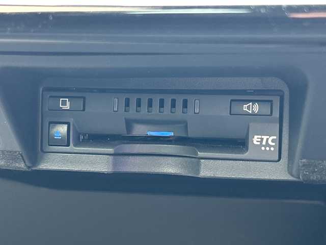 トヨタ クラウン ハイブリッド S 千葉県 2018(平30)年 1.9万km ホワイトパールクリスタルシャイン メーカーナビ　ステアヒーター　シートヒーター　パドルシフト　ステアスイッチ　ドラレコ　パワーシート　レーダークルーズ　AC100V　ＥＴＣ　純正１８ＡＷ　AHB LTA PCS 前後センサー LED