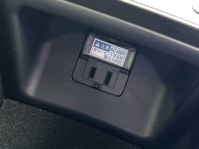 トヨタ クラウン ハイブリッド S 千葉県 2018(平30)年 1.9万km ホワイトパールクリスタルシャイン メーカーナビ　ステアヒーター　シートヒーター　パドルシフト　ステアスイッチ　ドラレコ　パワーシート　レーダークルーズ　AC100V　ＥＴＣ　純正１８ＡＷ　AHB LTA PCS 前後センサー LED