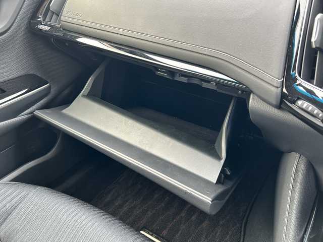 トヨタ クラウン ハイブリッド S 千葉県 2018(平30)年 1.9万km ホワイトパールクリスタルシャイン メーカーナビ　ステアヒーター　シートヒーター　パドルシフト　ステアスイッチ　ドラレコ　パワーシート　レーダークルーズ　AC100V　ＥＴＣ　純正１８ＡＷ　AHB LTA PCS 前後センサー LED