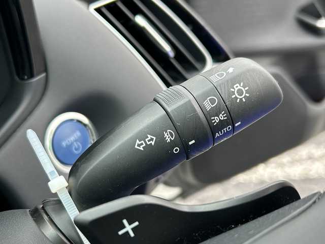 トヨタ クラウン ハイブリッド S 千葉県 2018(平30)年 1.9万km ホワイトパールクリスタルシャイン メーカーナビ　ステアヒーター　シートヒーター　パドルシフト　ステアスイッチ　ドラレコ　パワーシート　レーダークルーズ　AC100V　ＥＴＣ　純正１８ＡＷ　AHB LTA PCS 前後センサー LED