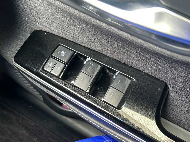 トヨタ クラウン ハイブリッド S 千葉県 2018(平30)年 1.9万km ホワイトパールクリスタルシャイン メーカーナビ　ステアヒーター　シートヒーター　パドルシフト　ステアスイッチ　ドラレコ　パワーシート　レーダークルーズ　AC100V　ＥＴＣ　純正１８ＡＷ　AHB LTA PCS 前後センサー LED