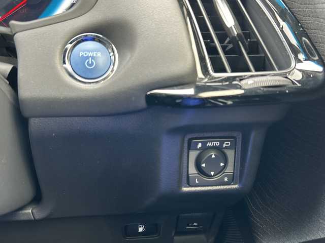 トヨタ クラウン ハイブリッド S 千葉県 2018(平30)年 1.9万km ホワイトパールクリスタルシャイン メーカーナビ　ステアヒーター　シートヒーター　パドルシフト　ステアスイッチ　ドラレコ　パワーシート　レーダークルーズ　AC100V　ＥＴＣ　純正１８ＡＷ　AHB LTA PCS 前後センサー LED