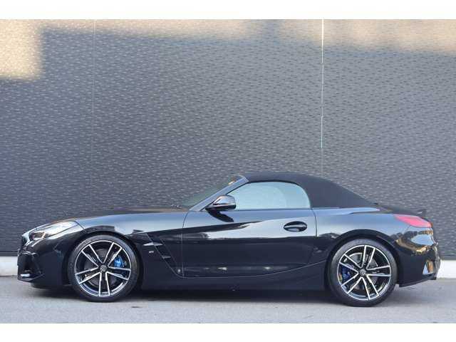 ＢＭＷ Ｚ４ M40i 大分県 2022(令4)年 1.4万km サファイアブラックP インテリジェントセーフティ/ヘッドアップディスプレイ/純正ナビ/ＣａｒＰｌａｙ/Bluetooth/ワイヤレス充電/バックカメラ/赤革（マグマレッド）/シートヒーター/パワーシート/ＬＥＤヘッドライト/アンビエントライト/純正19インチＡＷ/ミラー一体型ＥＴＣ/ドライブレコーダー（前）