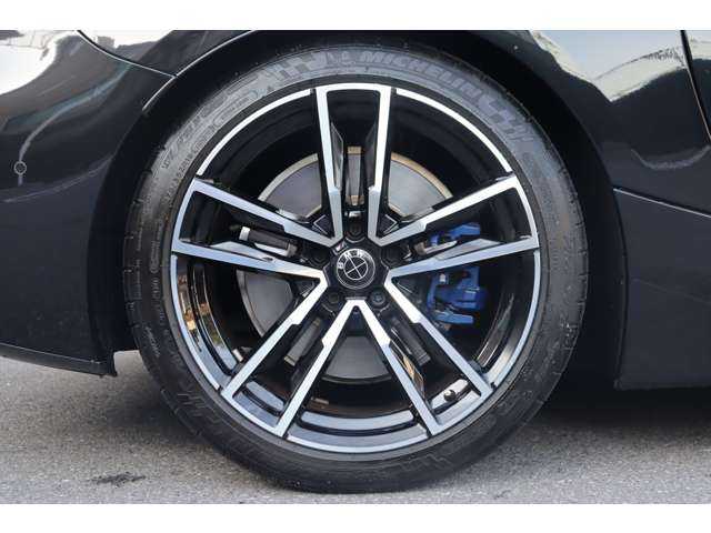 ＢＭＷ Ｚ４ M40i 大分県 2022(令4)年 1.4万km サファイアブラックP インテリジェントセーフティ/ヘッドアップディスプレイ/純正ナビ/ＣａｒＰｌａｙ/Bluetooth/ワイヤレス充電/バックカメラ/赤革（マグマレッド）/シートヒーター/パワーシート/ＬＥＤヘッドライト/アンビエントライト/純正19インチＡＷ/ミラー一体型ＥＴＣ/ドライブレコーダー（前）