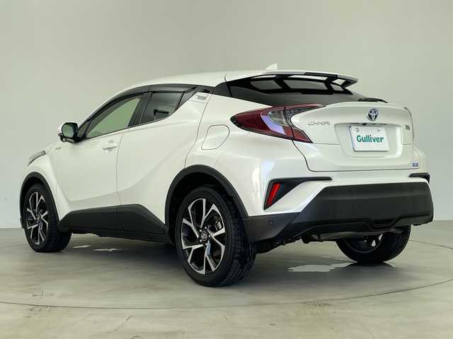 トヨタ Ｃ－ＨＲ G 鹿児島県 2019(平31)年 2.1万km ホワイトパールクリスタルシャイン 純正ナビ/(CD/DVD/SD/BT/フルセグ)/バックカメラ/Toyota Safety Sense/・プリクラッシュセーフティシステム/・レーントレーシングアシスト/・発進遅れ告知機能/・オートマチックハイビーム/・レーダークルーズコントロール/LEDオートライト/LEDフォグランプ/ハーフレザーシート/シートヒーター/純正18インチアルミホイール/ブラインドスポットモニター/クリアランスソナー/電動パーキングブレーキ/スマートキー/ビルトインETC