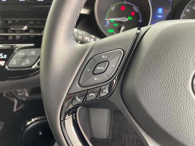 トヨタ Ｃ－ＨＲ G 鹿児島県 2019(平31)年 2.1万km ホワイトパールクリスタルシャイン 純正ナビ/(CD/DVD/SD/BT/フルセグ)/バックカメラ/Toyota Safety Sense/・プリクラッシュセーフティシステム/・レーントレーシングアシスト/・発進遅れ告知機能/・オートマチックハイビーム/・レーダークルーズコントロール/LEDオートライト/LEDフォグランプ/ハーフレザーシート/シートヒーター/純正18インチアルミホイール/ブラインドスポットモニター/クリアランスソナー/電動パーキングブレーキ/スマートキー/ビルトインETC