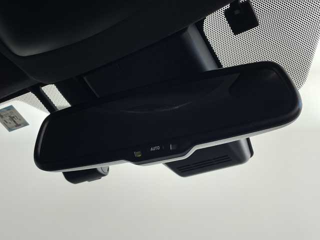 トヨタ Ｃ－ＨＲ G 鹿児島県 2019(平31)年 2.1万km ホワイトパールクリスタルシャイン 純正ナビ/(CD/DVD/SD/BT/フルセグ)/バックカメラ/Toyota Safety Sense/・プリクラッシュセーフティシステム/・レーントレーシングアシスト/・発進遅れ告知機能/・オートマチックハイビーム/・レーダークルーズコントロール/LEDオートライト/LEDフォグランプ/ハーフレザーシート/シートヒーター/純正18インチアルミホイール/ブラインドスポットモニター/クリアランスソナー/電動パーキングブレーキ/スマートキー/ビルトインETC