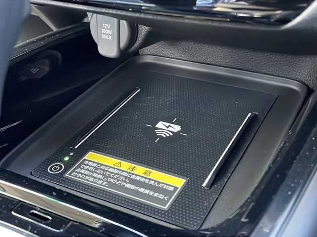 ホンダ ヴェゼル ハイブリッド e:HEV Z 山口県 2025(令7)年 0.1千km プラチナホワイトパール HondaCONNECTディスプレイナビ/・Bluetooth接続/・フルセグTV/・apple carplay/・android auto/・USB入力端子/・C端子入力/・AM/FM/・バックカメラ/ビルトインETC2.0/ワンオーナー/Honda SENSING/・衝突軽減ブレーキ/・踏み間違い衝突軽減システム/・急アクセル抑制機能/・路外逸脱抑制機能/・歩行者事故低減ステアリング/・渋滞追従機能付アダプティブクルーズコントロール/・車線維持支援システム/・トラフィックジャムアシスト/・先行車発進お知らせ機能/・標識認識機能/・アダプティブドライビングビーム/・フロントワイドビューカメラ/パドルシフト/パワーバックドア/ワイヤレス充電/ダウンヒルアシストコントロール/スマートキー/プッシュスタート/スペアキー1本/電子パーキング/ハーフレザーシート/シートヒーター/ハンドルヒーター/ウィンカーミラー/純正LED/純正18インチアルミホイール/保証書/取り扱い説明書