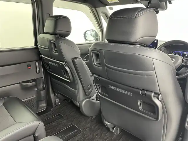 ホンダ ステップワゴン スパーダ eHEV 埼玉県 2024(令6)年 1.9万km プラチナホワイトパール 純正１１．４型ナビ　Ｂカメラ　温シート　ＢＳＭ　ＥＴＣ　両側パワースライドドア　パワーバックドア　オットマン　ハーフレザーシート　オートハイビーム　コーナーセンサー　レーンキープアシスト　純正ＬＥＤ