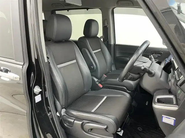 ホンダ ステップワゴン スパーダ eHEV G EXホンダS 岡山県 2021(令3)年 5万km プレミアムスパークルブラックパール 純正10インチナビ/・FM/AM/Bluetooth/フルセグ/CD/DVD/全方位カメラ/純正フリップダウンモニター/デジタルインナーミラー/シートヒーター/両側パワースライドドア/ドライブレコーダー/ETC2.0/ホンダセンシング/・衝突軽減ブレーキ/・車線逸脱警報/・アダプティブクルーズコントロール/・コーナーセンサー/・オートハイビーム/LEDヘッドライト/・フォグライト/純正フロアマット/純正アルミ