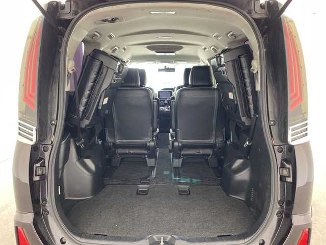 トヨタ ヴォクシー ZS 兵庫県 2014(平26)年 8万km ボルドーマイカメタリック ・社外8インチナビ&BT&CD&DVD&TV&USB&SD/・バックカメラ/・フリップダウンモニター/・両側パワースライドドア/・アイドリングストップ/・横滑り防止装置/・ドライブスタートコントロール/・S－VSC/・MTモード付AT/・ステアリングスイッチ/・レザー調シートカバー/・フロアマット/・ミラー型前後ドライブレコーダー/・ビルトインETC/・社外スピーカー/・オートミラー/・モデリスタマフラー/・TRDダウンサスペンション/・社外テールランプ/・LEDヘッドライト/・フォグランプ/・エンジンスターター/・スペアキー/・取扱説明書/・保証書