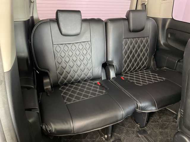 トヨタ ヴォクシー ZS 兵庫県 2014(平26)年 8万km ボルドーマイカメタリック ・社外8インチナビ&BT&CD&DVD&TV&USB&SD/・バックカメラ/・フリップダウンモニター/・両側パワースライドドア/・アイドリングストップ/・横滑り防止装置/・ドライブスタートコントロール/・S－VSC/・MTモード付AT/・ステアリングスイッチ/・レザー調シートカバー/・フロアマット/・ミラー型前後ドライブレコーダー/・ビルトインETC/・社外スピーカー/・オートミラー/・モデリスタマフラー/・TRDダウンサスペンション/・社外テールランプ/・LEDヘッドライト/・フォグランプ/・エンジンスターター/・スペアキー/・取扱説明書/・保証書