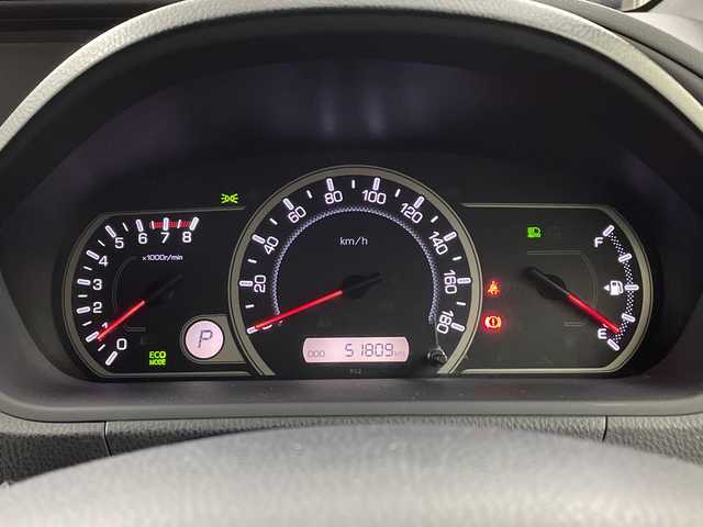 トヨタ ヴォクシー X 兵庫県 2016(平28)年 5.2万km ブラック ・ワンオーナー車/・トヨタセーフティーセンス/・プリクラッシュセーフティ/・レーンディバチャーアラート/・オートハイビーム/・先行車発進告知/・純正ナビ＆フルセグ＆BT＆DVD/・バックカメラ/・左側パワースライドドア/・スマートキー/・プッシュスタート/・スペアキー/・ETC/・LEDヘッドライト/・オートライト/・ステアリングスイッチ/・社外15インチアルミホイール