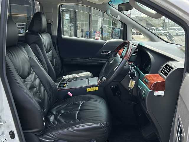 トヨタ ヴェルファイア 2．4Z プラチナセレクションⅡ 新潟県 2010(平22)年 16.7万km ホワイトパールクリスタルシャイン ・寒冷地仕様/・純正ナビ&CD&DVD/・両側パワースライドドア/・パワーバックドア/・バックカメラ/・コーナーセンサー/・フリップダウンモニター/・ステアリングスイッチ/・社外ＥＴＣ/・社外GPSレーダー/・TVキャンセラー/・プッシュスタート/・レザー調シートカバー/・ＨＩＤヘッドライト/・フォグランプ/・オートライト/・スマートキー/・社外エンジンスターター/・社外ＡＷ夏タイヤ積込