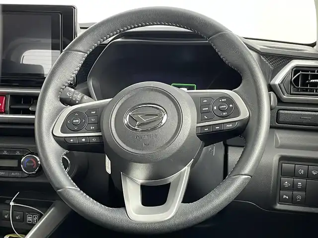 ダイハツ ロッキー プレミアム 道央・札幌 2020(令2)年 3.9万km ブラックマイカメタリック/コンパーノレッド ・４WD/・寒冷地仕様/・純正ナビ/　BT／CD／DVD／SD／USB／HDMI／フルセグ/・ドライブレコーダー/・社外ETC/・全方位カメラ/・衝突軽減ブレーキ/・横滑り防止/・コーナーセンサー/・前席シートヒーター/・LEDヘッドライト/・フォグライト/・プッシュスタート/・スマートキー/・純正17インチAW/・社外スタッドレス積込（205／65／R16）/・純正フロアマット