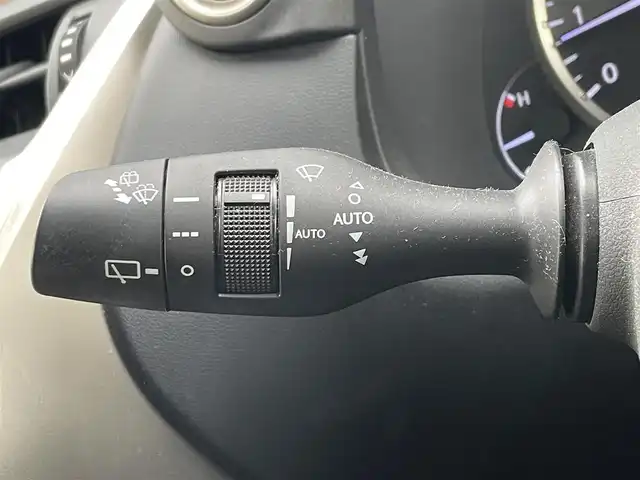レクサス ＮＸ 300 Iパッケージ 滋賀県 2018(平30)年 5.5万km グラファイトブラックガラスフレーク 純正ナビ/・Bluetooth/・フルセグ/・CD/DVD/パノラミックビューモニター/革巻きステアリング/ステアリングリモコン/パドルシフト/ステアリングヒーター/ETC2.0/赤レザーシート/前席パワーシート/前席シートヒーター/オートリトラミラー/LEDヘッドライト/オートハイビーム/ヘッドライトウォッシャー/ブラインドスポットモニター/レーンディパーチャーアラート/プリクラッシュセーフティー/クリアランスソナー/スマートキー/スペアキー
