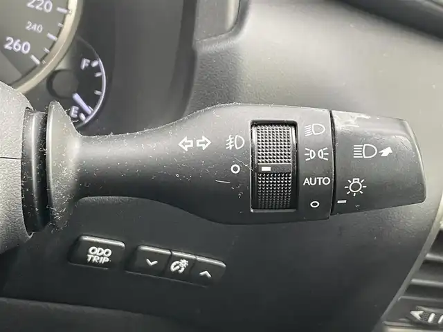 レクサス ＮＸ 300 Iパッケージ 滋賀県 2018(平30)年 5.5万km グラファイトブラックガラスフレーク 純正ナビ/・Bluetooth/・フルセグ/・CD/DVD/パノラミックビューモニター/革巻きステアリング/ステアリングリモコン/パドルシフト/ステアリングヒーター/ETC2.0/赤レザーシート/前席パワーシート/前席シートヒーター/オートリトラミラー/LEDヘッドライト/オートハイビーム/ヘッドライトウォッシャー/ブラインドスポットモニター/レーンディパーチャーアラート/プリクラッシュセーフティー/クリアランスソナー/スマートキー/スペアキー
