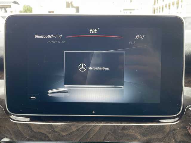 メルセデス・ベンツ Ｖ２２０ d AVGエクストラロング 沖縄県 2016(平28)年 9.3万km 白 純正ナビ・Bluetooth・TV・CD・DVD/全方位カメラ/ETC/パワーバックドア/レザーシート/パワーシート/DNシートメモリー/コーナーセンサー/レーンキープアシスト/オートライト/BSM/パドルシフト/電子サイドブレーキ/ステアリングスイッチ/革巻きステアリング/ダブルエアコン