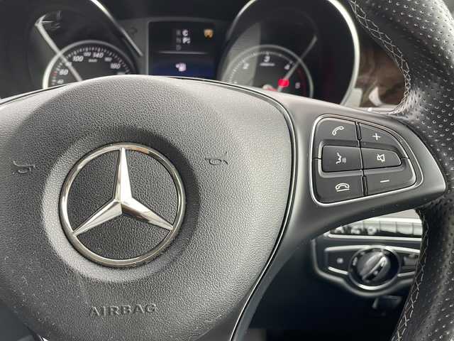 メルセデス・ベンツ Ｖ２２０ d AVGエクストラロング 沖縄県 2016(平28)年 9.3万km 白 純正ナビ・Bluetooth・TV・CD・DVD/全方位カメラ/ETC/パワーバックドア/レザーシート/パワーシート/DNシートメモリー/コーナーセンサー/レーンキープアシスト/オートライト/BSM/パドルシフト/電子サイドブレーキ/ステアリングスイッチ/革巻きステアリング/ダブルエアコン