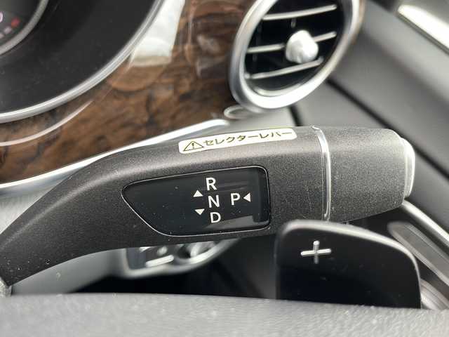 メルセデス・ベンツ Ｖ２２０ d AVGエクストラロング 沖縄県 2016(平28)年 9.3万km 白 純正ナビ・Bluetooth・TV・CD・DVD/全方位カメラ/ETC/パワーバックドア/レザーシート/パワーシート/DNシートメモリー/コーナーセンサー/レーンキープアシスト/オートライト/BSM/パドルシフト/電子サイドブレーキ/ステアリングスイッチ/革巻きステアリング/ダブルエアコン