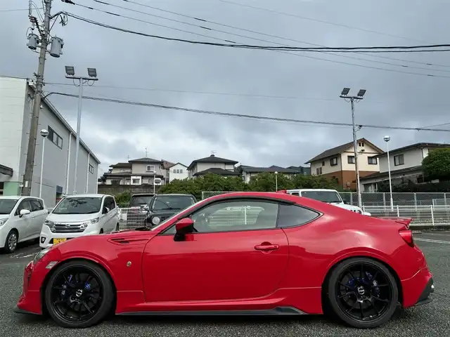 トヨタ ８６ GT リミテッド 熊本県 2016(平28)年 5.4万km ピュアレッド ワンオーナー/TRDエアロ/TRDマフラー/HKS車高調/HKSターボキット/TWS18インチAW/ENDLESSキャリパー/OGURAシングルクラッチ/TRUSTオイルクラー/BRIDEフルバケットシート/プッシュスタート/純正ナビ/（CD・DVD・フルセグTV・BTオーディオ・SD）/バックカメラ/ETC/クルーズコントロール/横滑り防止装置/純正荷室マット/純正フロアマット/ドアバイザー/新車保証書/取扱説明書/スマートスペアキー×1本