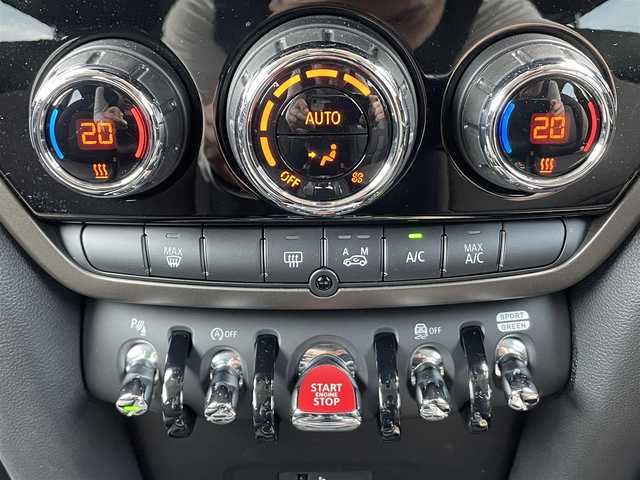 ＭＩＮＩ ミニ クロスオーバー クーパー D 香川県 2020(令2)年 1.7万km アイランドブルー ワンオーナー/純正ナビ/Bカメラ/ETC/インテリジェンスセーフティ/パーキングアシスト/ACC/コンフォートアクセス/LEDヘッドライト/Fフォグライト/電動リアゲート/スマートキー/スペアキー×1本/取説/保証書