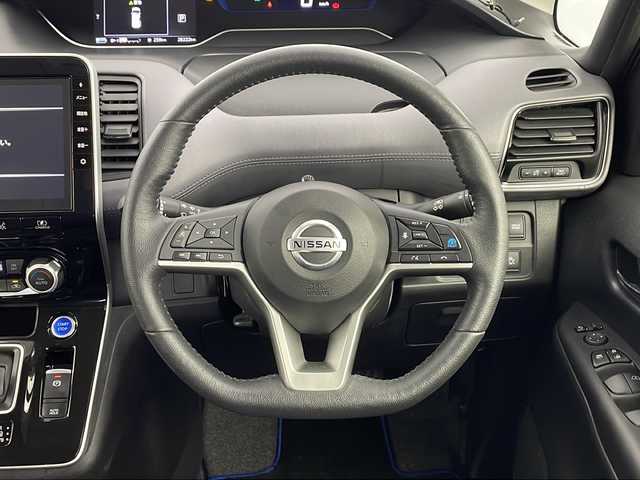 日産 セレナ e－パワー ハイウェイスター V 鹿児島県 2020(令2)年 2.9万km ダークメタルグレー 純正SDナビ/(BT/CD/DVD/AM/FM/フルセグTV)/プロパイロット/アラウンドビューモニター/両側パワースライドドア/パーキングアシスト/バックカメラ/前後コーナーセンサー/純正前後ドライブレコーダー/前席シートヒーター/アイドリングストップ/純正フリップダウンモニター/ウォークスルー/純正LEDヘッドライト/純正ビルトインETC/純正フロアマット/純正16インチアルミホイール/電動パーキングブレーキ/オートホールド/保証書/取扱説明書