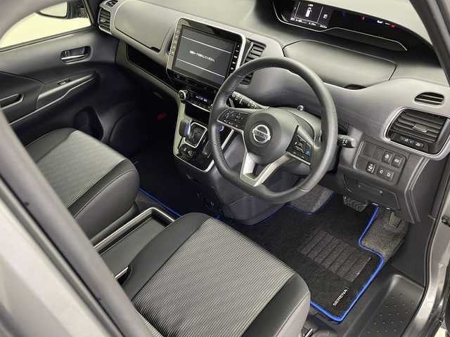 日産 セレナ e－パワー ハイウェイスター V 鹿児島県 2020(令2)年 2.9万km ダークメタルグレー 純正SDナビ/(BT/CD/DVD/AM/FM/フルセグTV)/プロパイロット/アラウンドビューモニター/両側パワースライドドア/パーキングアシスト/バックカメラ/前後コーナーセンサー/純正前後ドライブレコーダー/前席シートヒーター/アイドリングストップ/純正フリップダウンモニター/ウォークスルー/純正LEDヘッドライト/純正ビルトインETC/純正フロアマット/純正16インチアルミホイール/電動パーキングブレーキ/オートホールド/保証書/取扱説明書